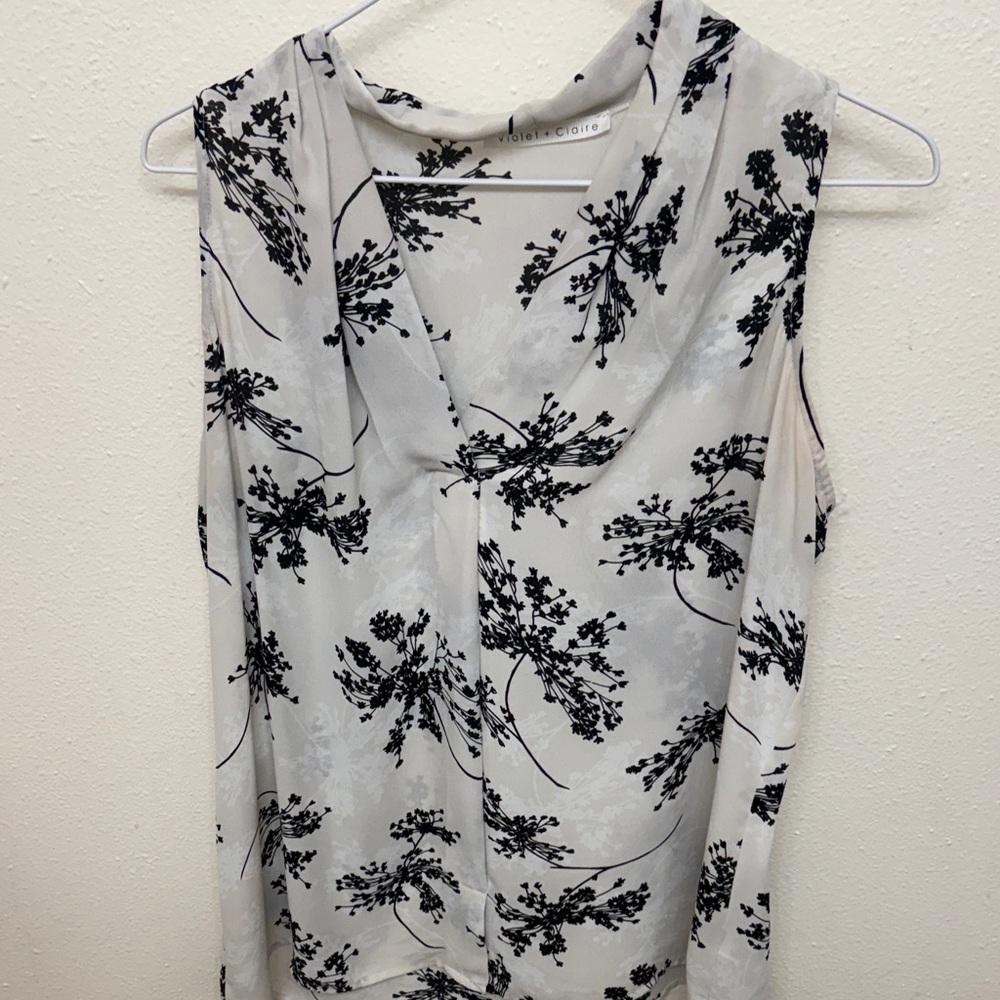 Violet & Claire Black Floral Blouse